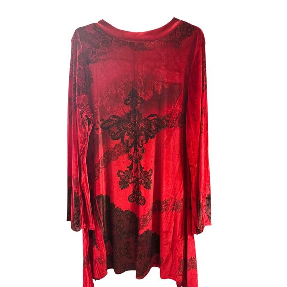 Red Velvet Long-Sleeve Tunic Top With Black Baroque Print V-Neck - Picture 4 of 9